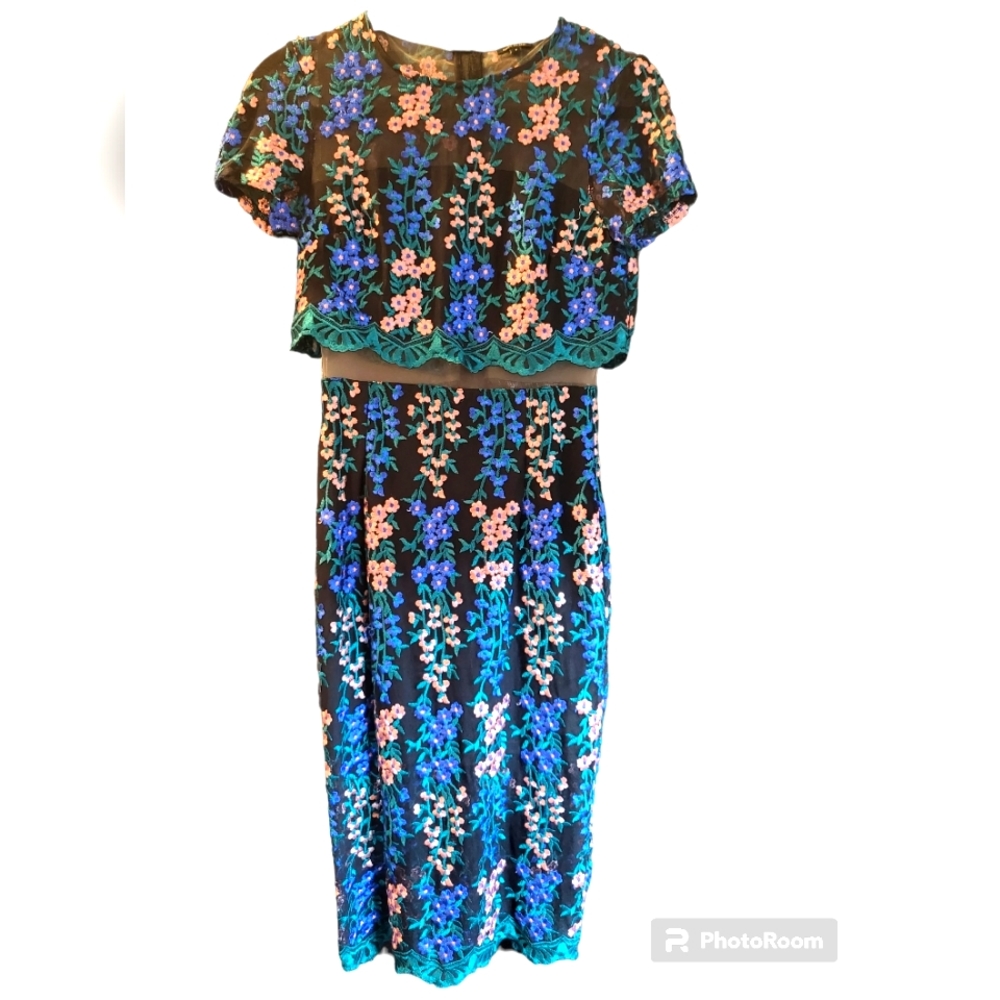 River Island Formal Dress-Size 8 *BRAND NEW/WITHOUT TAGS* Sheer/Lace Print SMALL